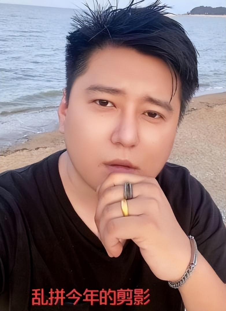 詩人牛濤因抑郁癥去世 年僅30歲