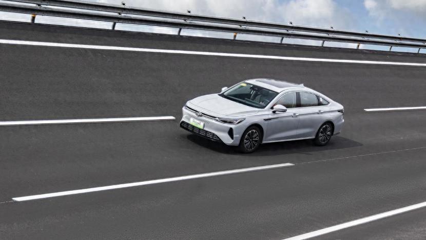 通過(guò)高環(huán)高速不失速耐久測(cè)試,奇瑞風(fēng)云A8遠(yuǎn)航版10.99萬(wàn)起售