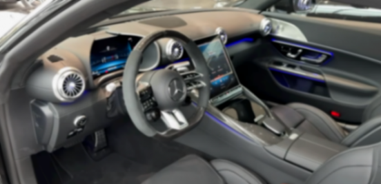 全新AMG GT63海外到店實(shí)拍,搭4.0T V8發(fā)動(dòng)機(jī),性能爆表