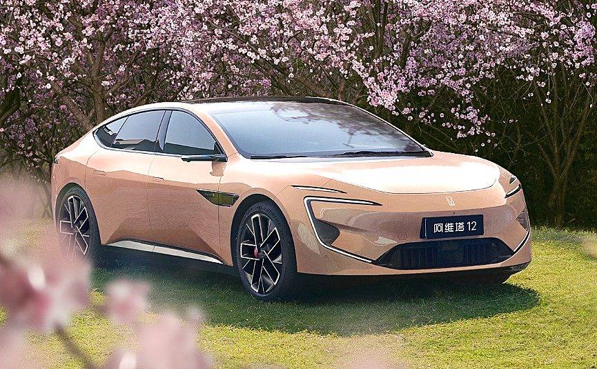 純電中大型轎車二選一 阿維塔12靠華為智己L7靠什么?