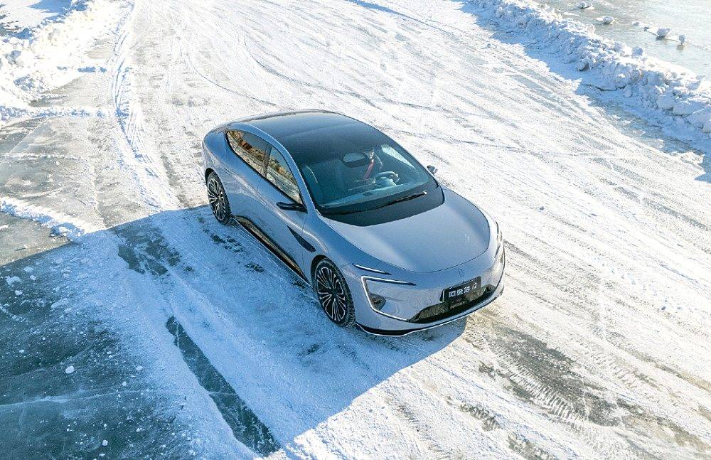 純電中大型轎車二選一 阿維塔12靠華為智己L7靠什么?