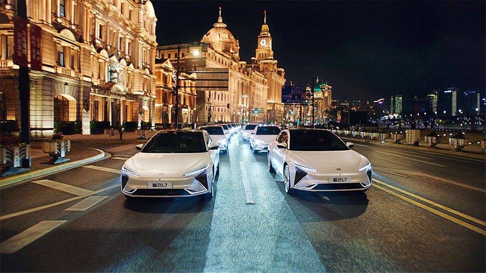 純電中大型轎車二選一 阿維塔12靠華為智己L7靠什么?