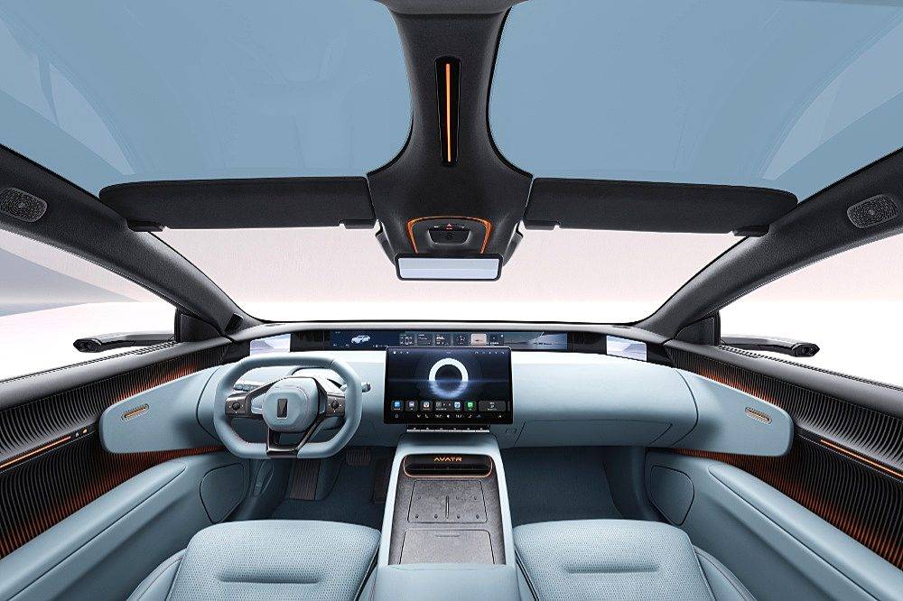 純電中大型轎車二選一 阿維塔12靠華為智己L7靠什么?