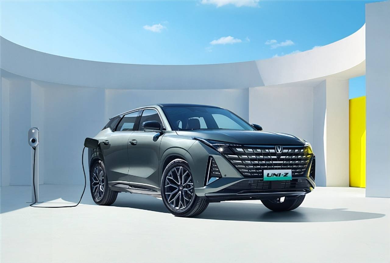別只盯著宋PLUS,12萬(wàn)的長(zhǎng)安UNI-Z性價(jià)比更高