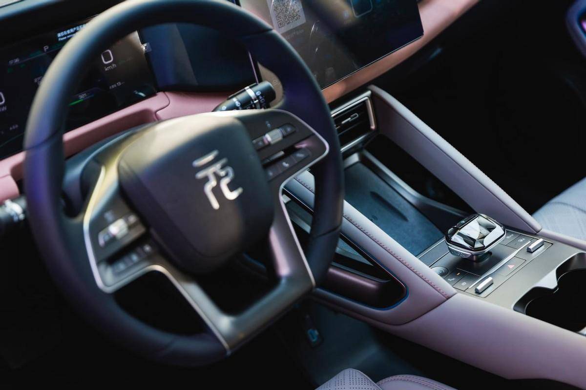 年輕人的第一輛車 —— 元UP酷萌來(lái)襲,濟(jì)南心動(dòng)上市,9.68萬(wàn)元起!