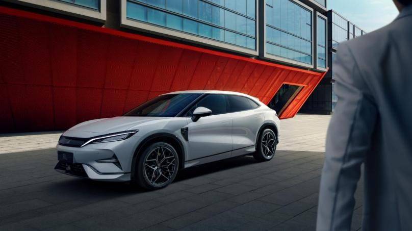 比亞迪宋L與小米SU7孰美?原創國潮VS高仿超跑