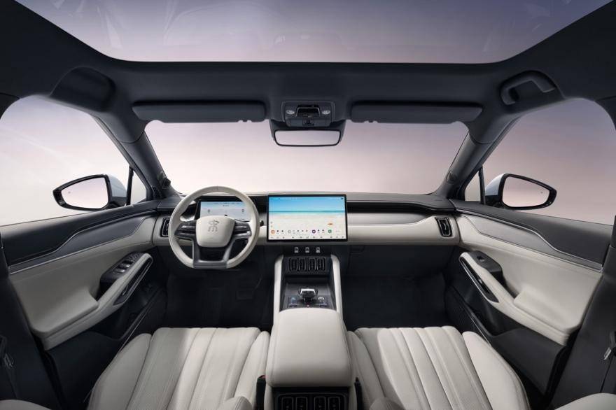 比亞迪宋L與小米SU7孰美?原創國潮VS高仿超跑