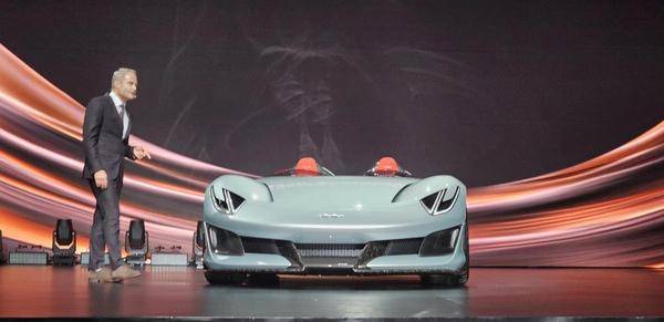 583硬派家族+SUPER 9跑車方程豹產(chǎn)品矩陣獻(xiàn)禮比亞迪30周年