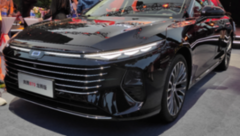 奔騰B70龍騰版上市,低價享高配,能否力壓主流合資品牌