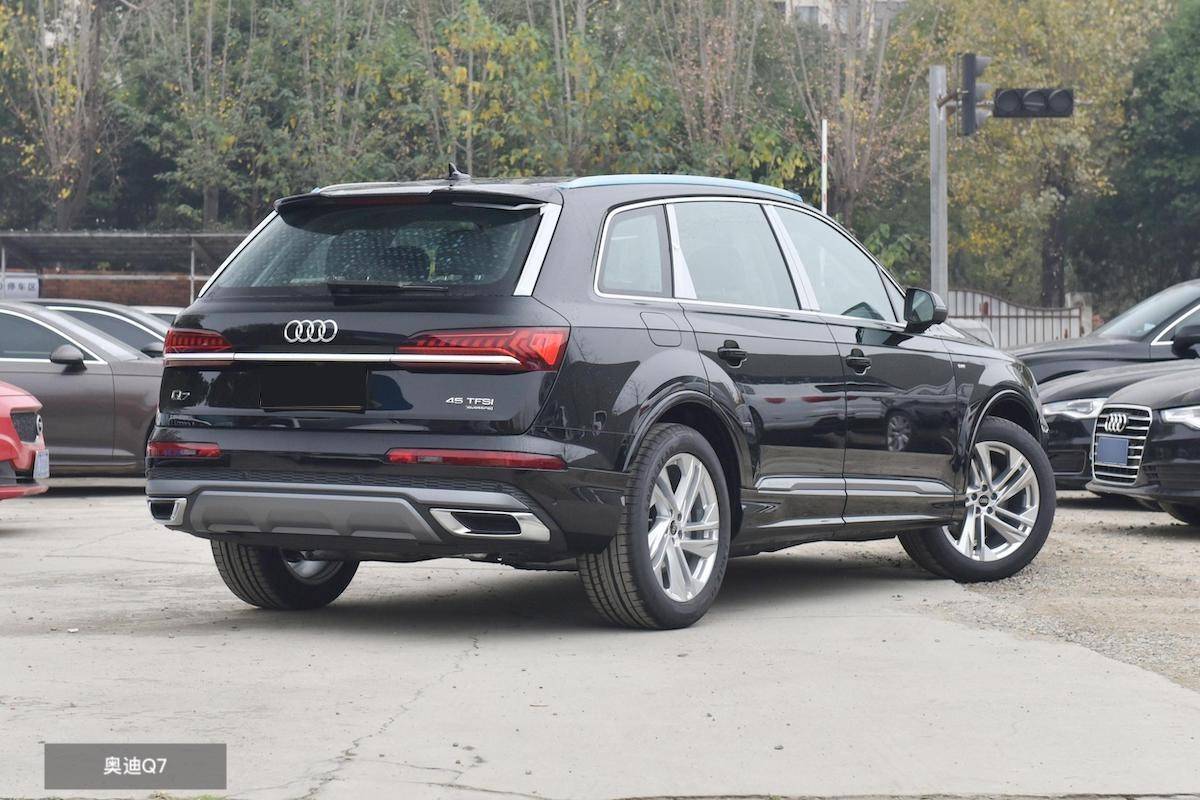 預(yù)算60萬買豪華SUV,林肯飛行家對比奧迪Q7,究竟誰更勝一籌?