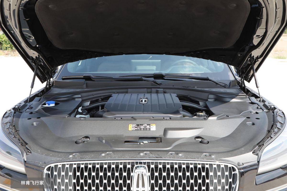 預(yù)算60萬買豪華SUV,林肯飛行家對比奧迪Q7,究竟誰更勝一籌?