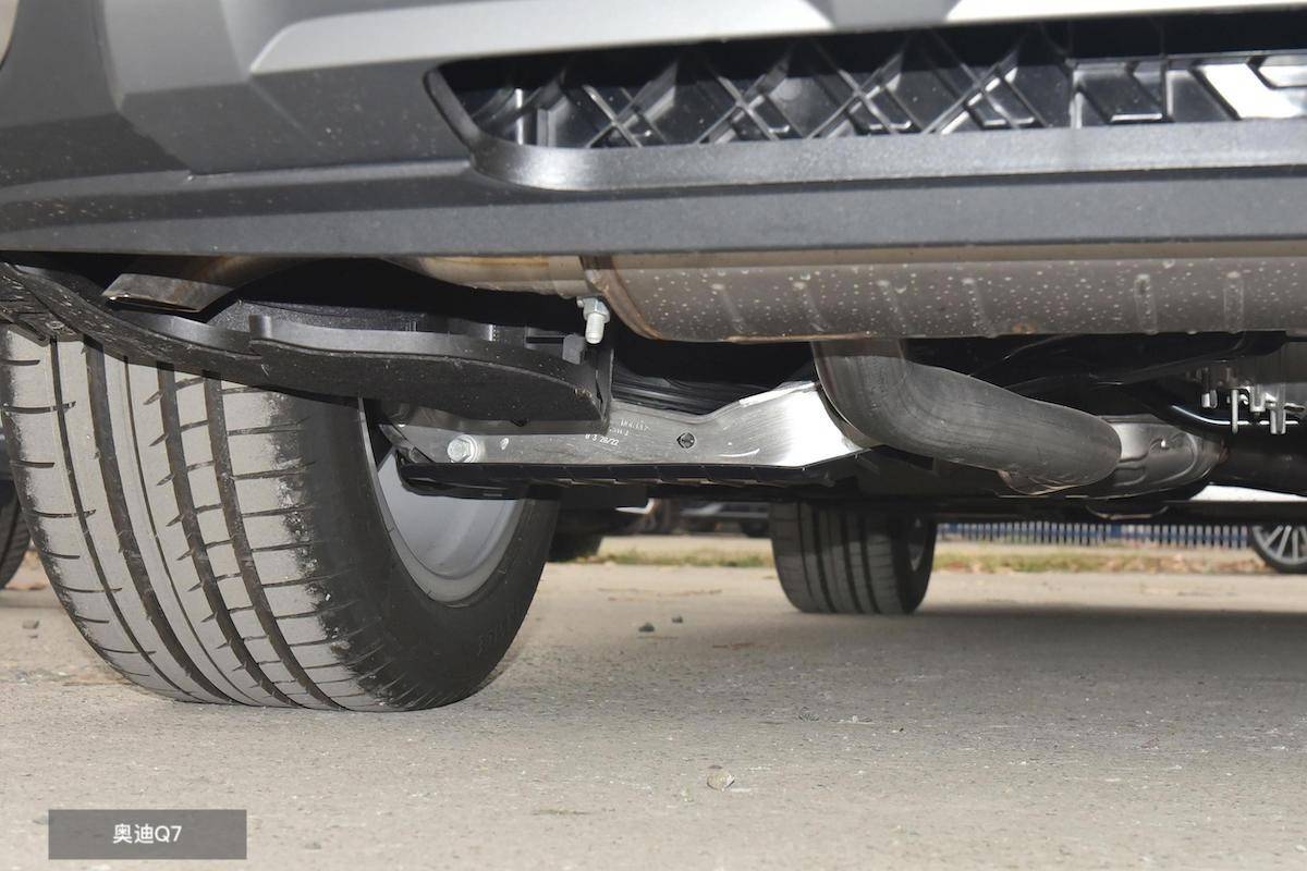 預(yù)算60萬買豪華SUV,林肯飛行家對比奧迪Q7,究竟誰更勝一籌?