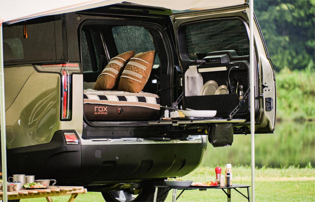 創始人昌敬首度登場 “越野小房車”極石01亮相北京車展