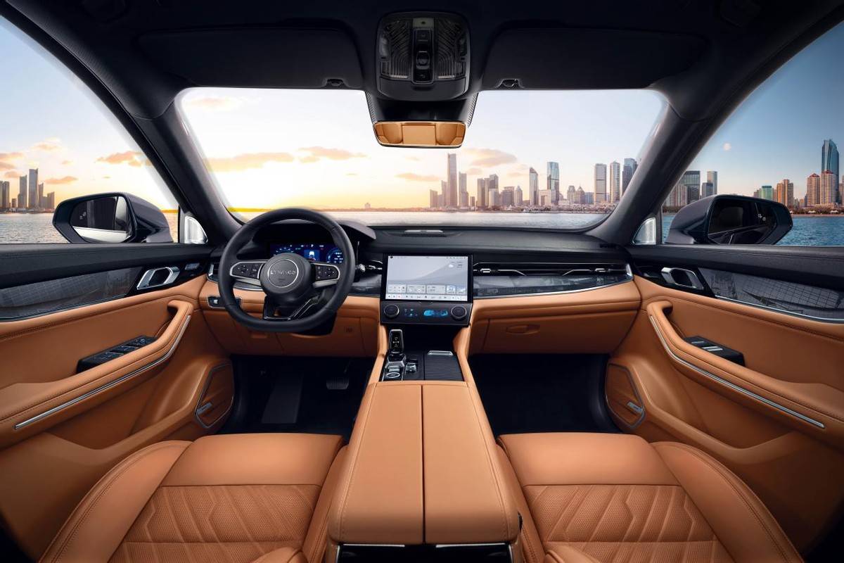 領克09 MHEV四驅全球版實力登場 限時專享價23.58萬元