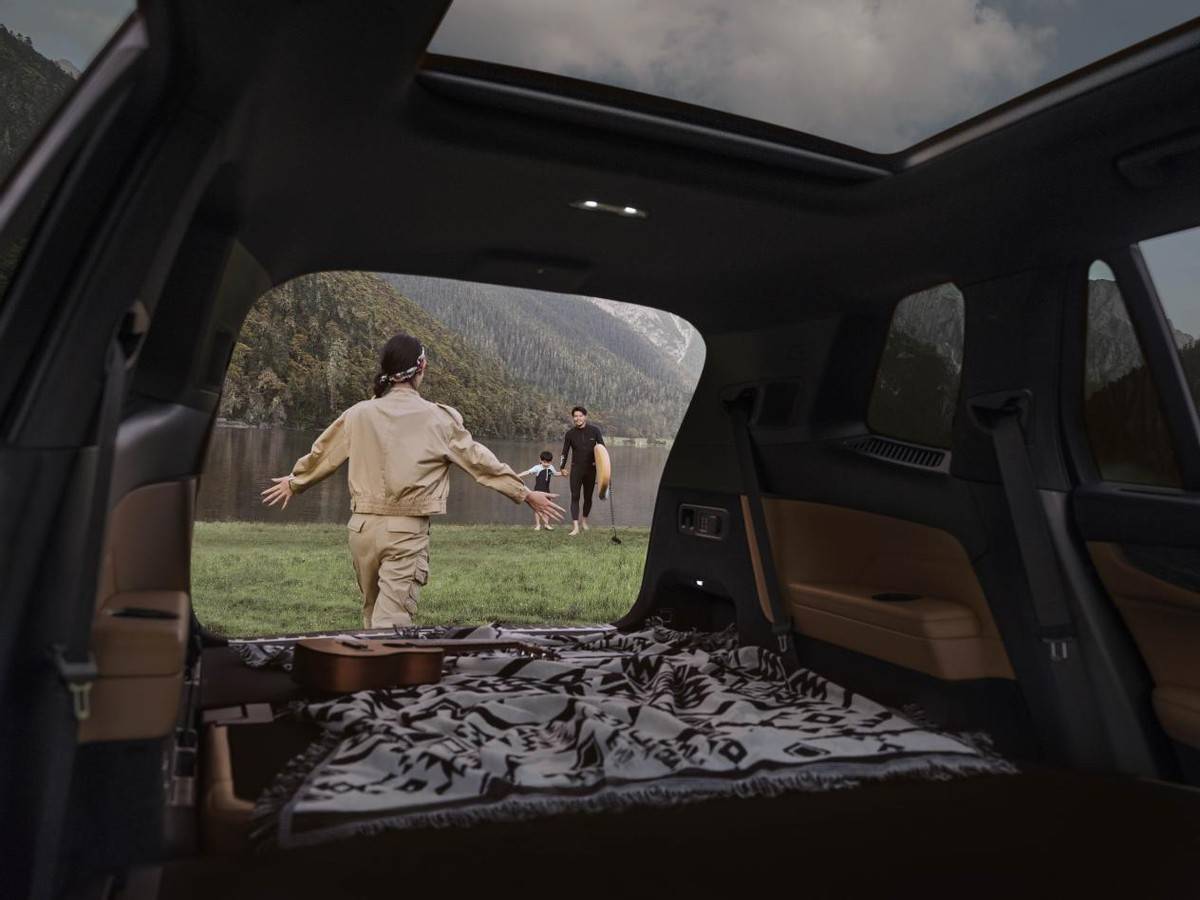 領克09 MHEV四驅全球版實力登場 限時專享價23.58萬元