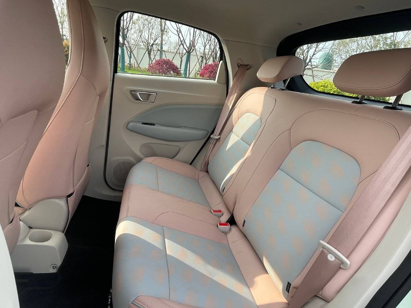 好看好開性價比還高,零跑T03真的是通勤代步好選擇