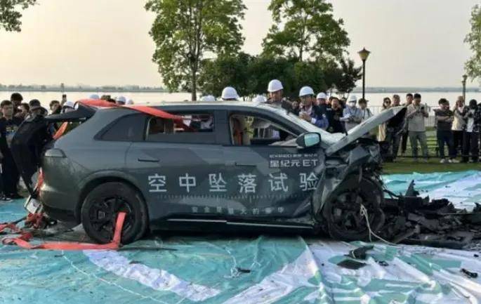 “32米高空墜落”,奇瑞也玩花活,網友:好好賣車不行?