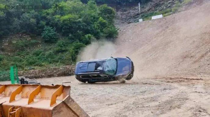 “32米高空墜落”,奇瑞也玩花活,網友:好好賣車不行?