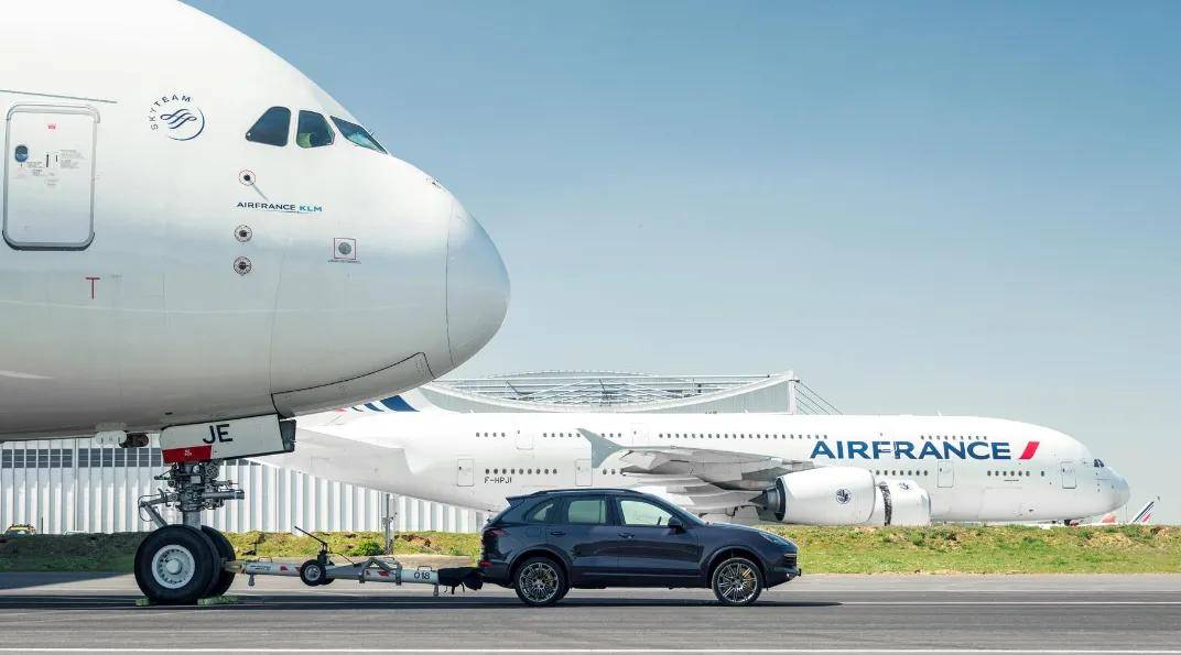 “32米高空墜落”,奇瑞也玩花活,網友:好好賣車不行?