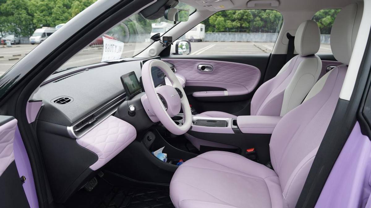 智能遙控泊車+L2級智駕輔助!十萬級的東風納米01太卷了