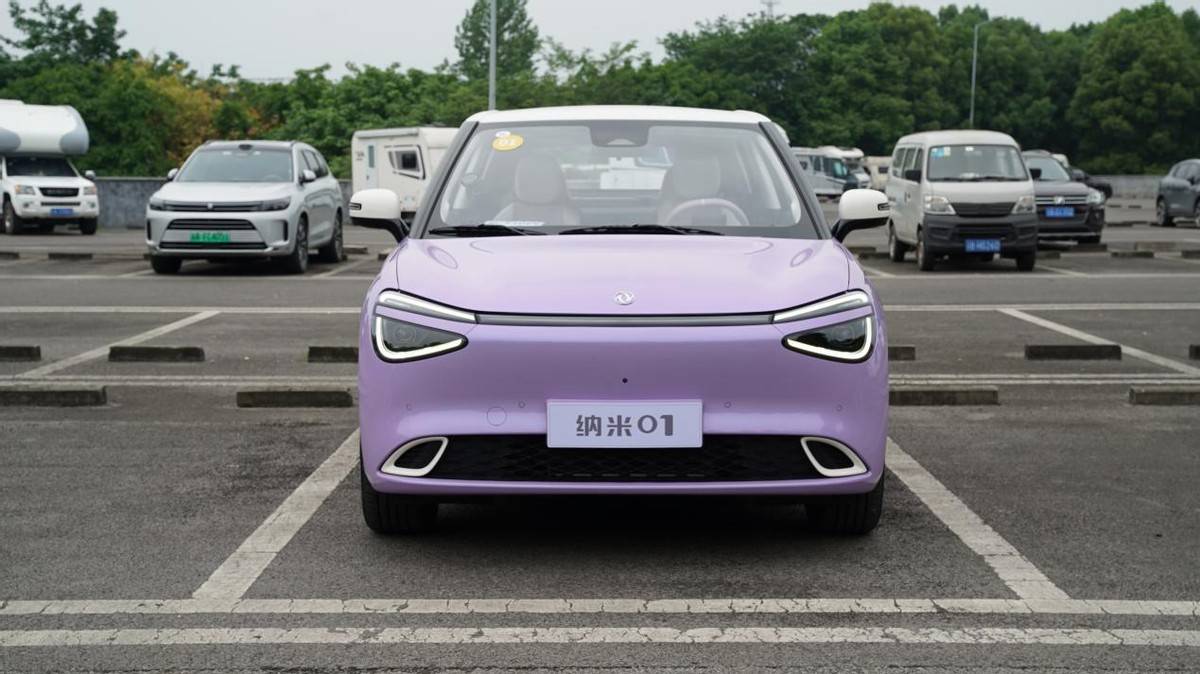 智能遙控泊車+L2級智駕輔助!十萬級的東風納米01太卷了