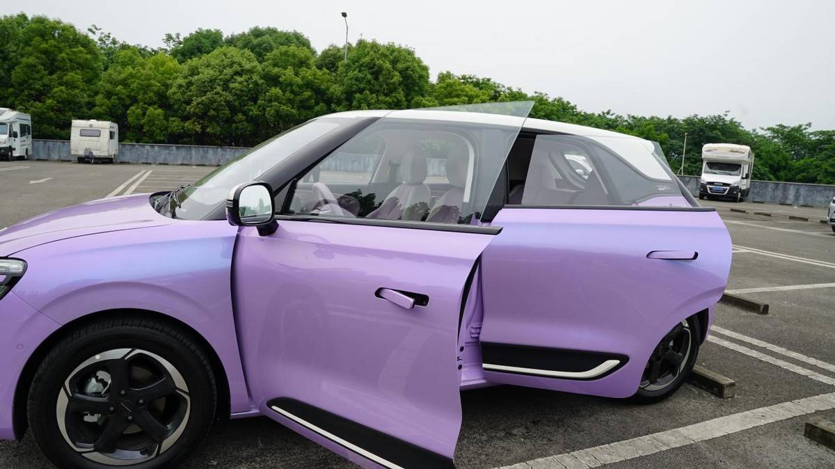 智能遙控泊車+L2級智駕輔助!十萬級的東風納米01太卷了