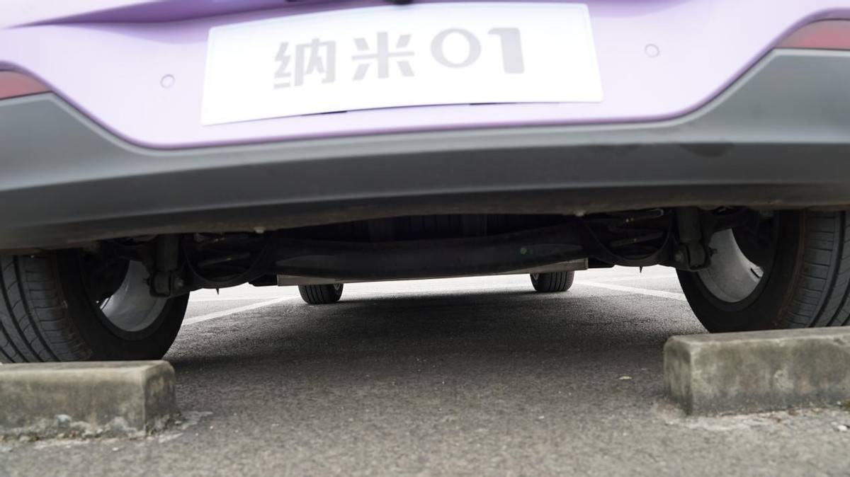 智能遙控泊車+L2級智駕輔助!十萬級的東風納米01太卷了