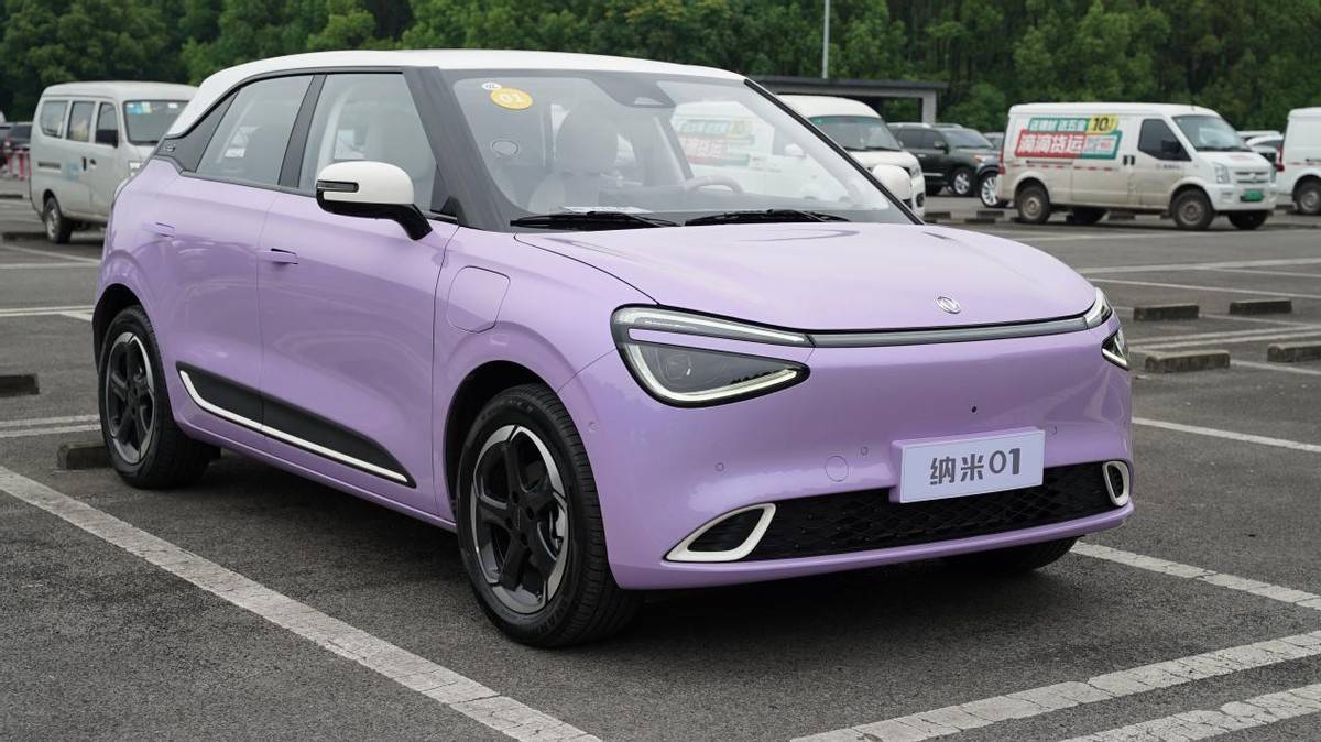 智能遙控泊車+L2級智駕輔助!十萬級的東風納米01太卷了