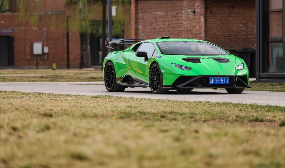 美好的回憶 試駕蘭博基尼Huracán STO