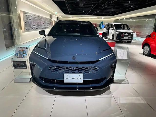 豐田皇冠SUV終于登場，混動引擎更給力，霸氣側(cè)漏-有駕