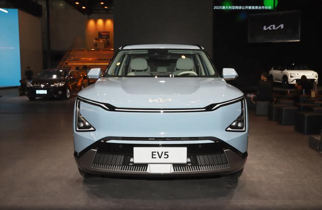 14.98萬起售:2025款起亞EV5 能否改變消費者對于韓系車的認知?-有駕 14.98萬起售:2025款起亞EV5 能否改變消費者對于韓系車的認知?-有駕
