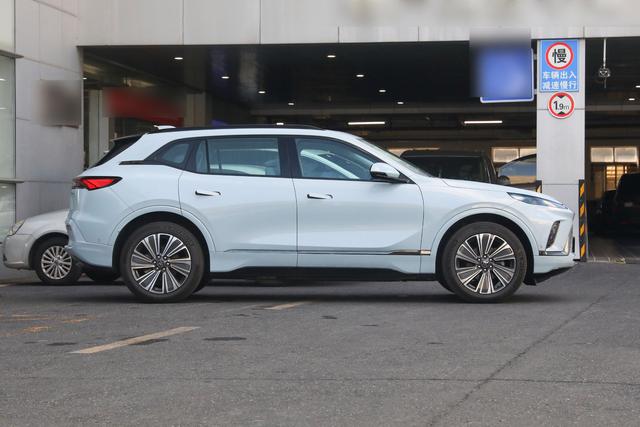 駕馭別克E5,啟程綠色之旅-有駕 駕馭別克E5,啟程綠色之旅-有駕