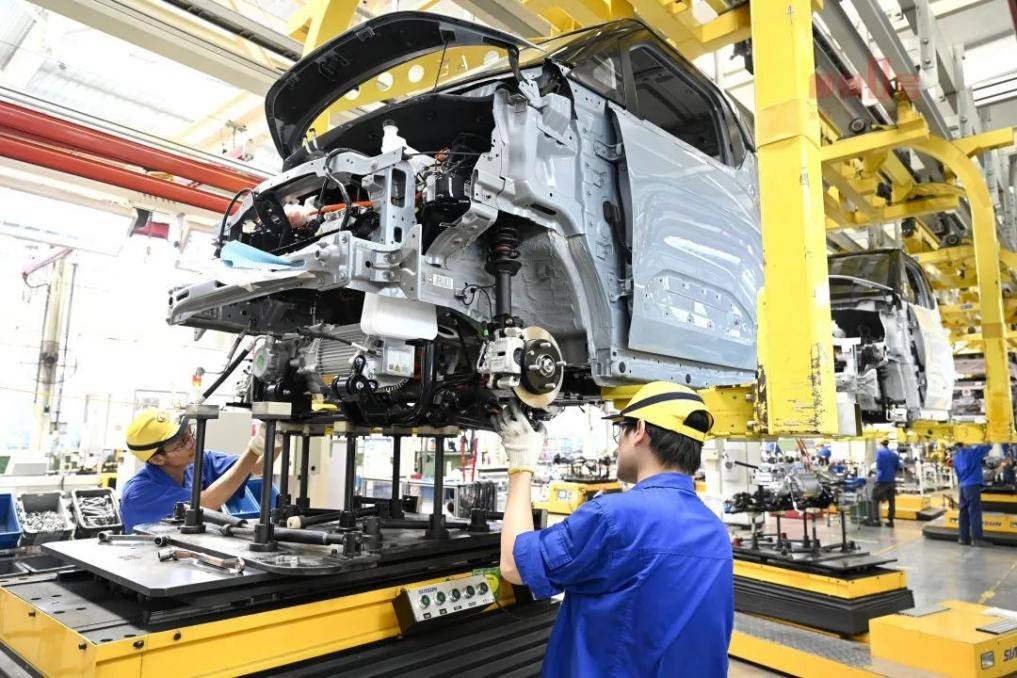 遠超特斯拉!比亞迪銷量一年增至2011億,外媒:抵制電車根本沒有用