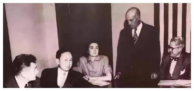 92年錢(qián)學(xué)森向國(guó)家建議,汽車(chē)工業(yè)跳過(guò)汽油柴油直接進(jìn)入新能源