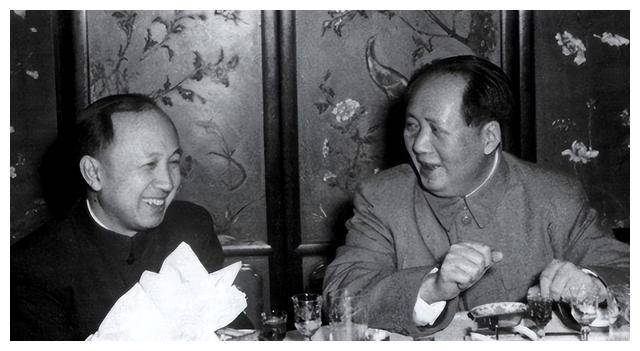 92年錢(qián)學(xué)森向國(guó)家建議,汽車(chē)工業(yè)跳過(guò)汽油柴油直接進(jìn)入新能源