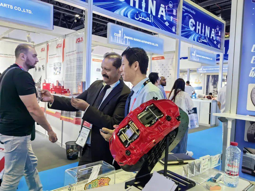 “興文造”汽車配件亮相2024年中東迪拜汽配展覽會
