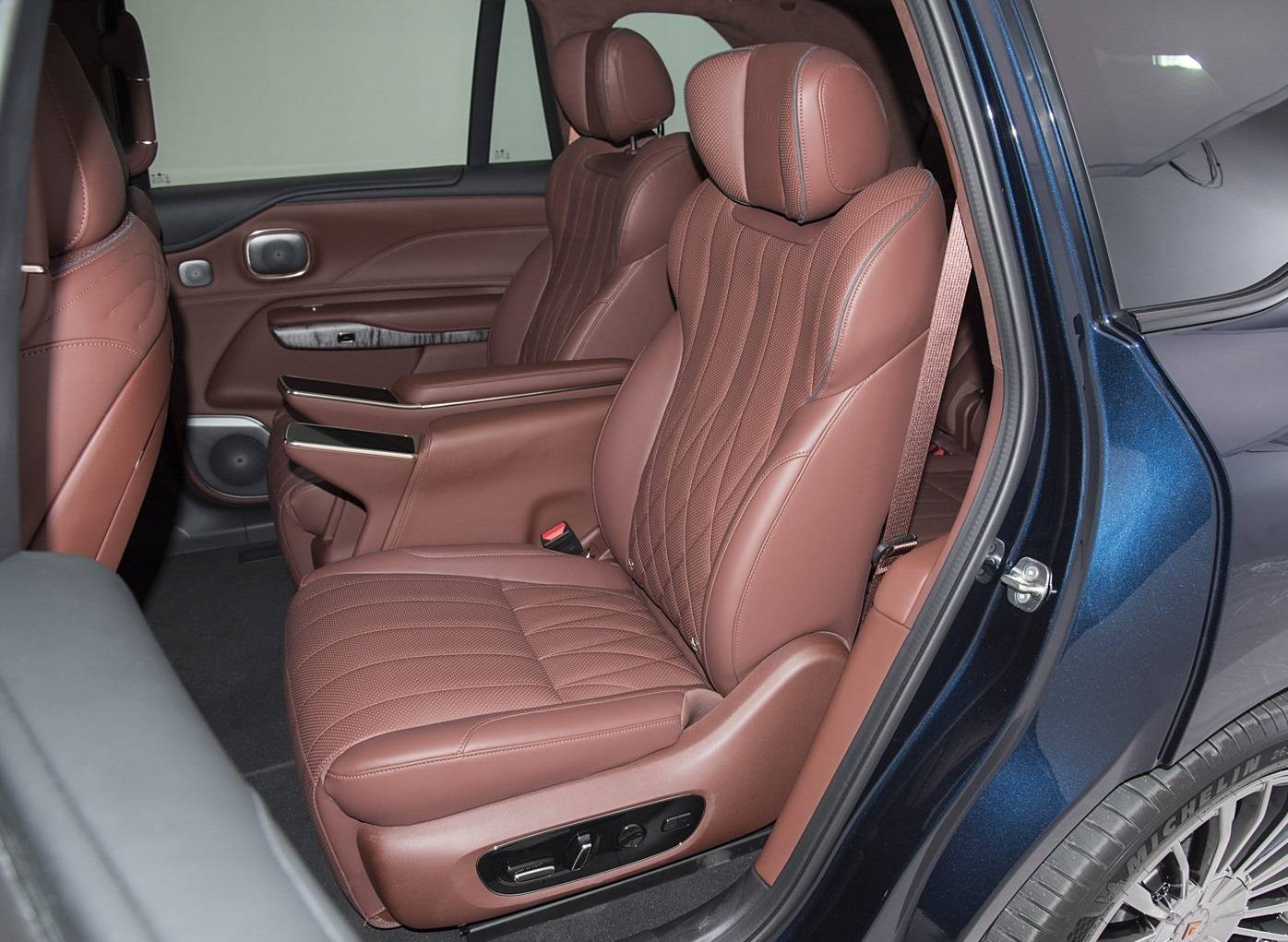 車長超5.1米,外觀大氣,綜合續航超1200km,昊鉑旗艦SUV將上市