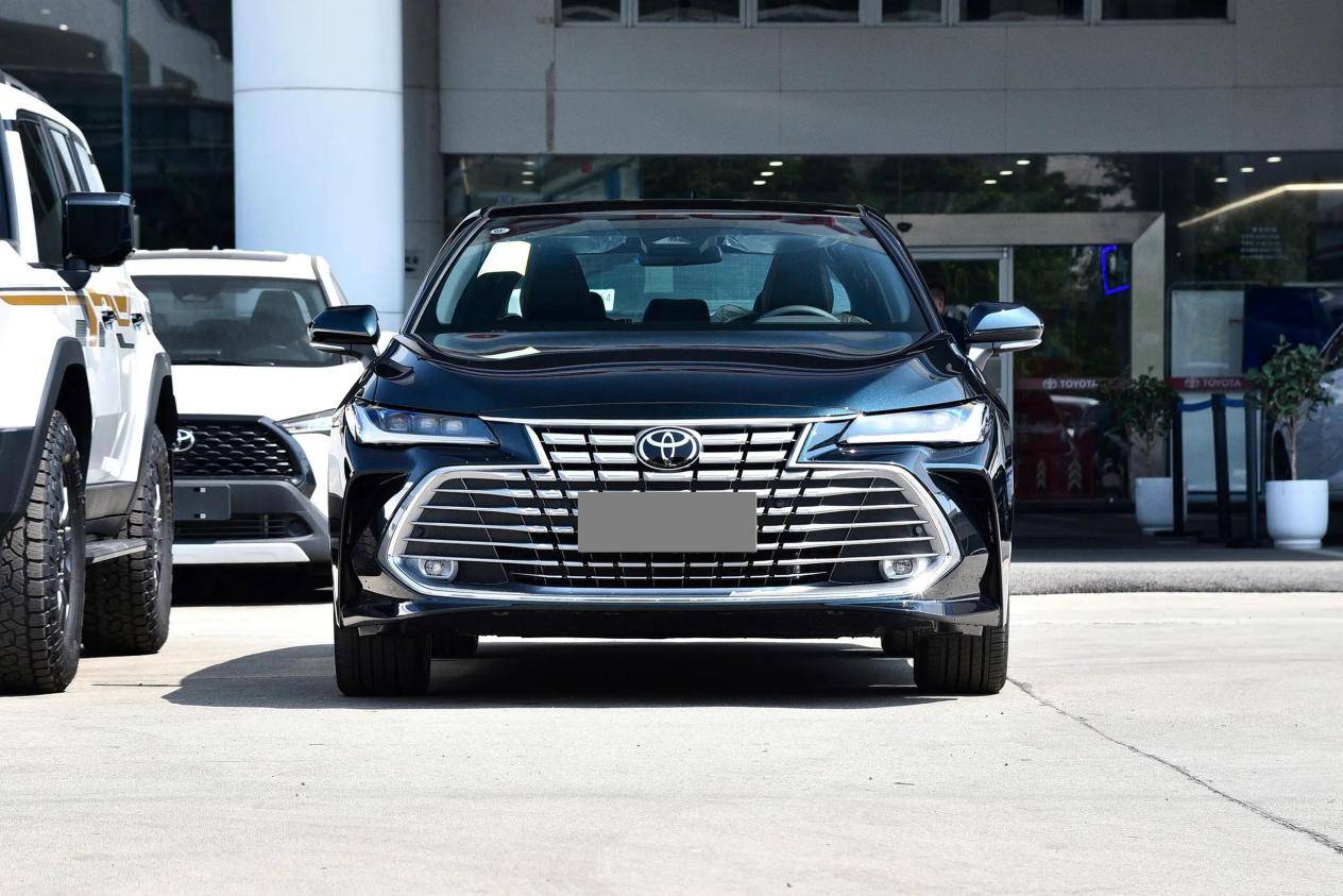 30天賣了13160臺,長近5米,搭2.0L油混,油耗4.31升,3毛一公里 1a9c397f8a82428b7652b11ad6133218~2508x0