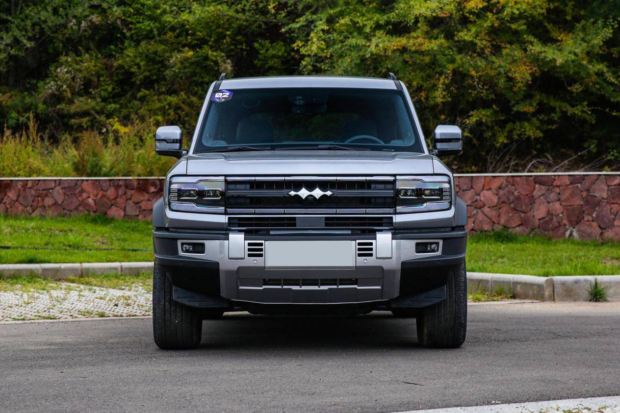 電四驅(qū)+非承載,續(xù)航超1000公里,方盒子造型,帶冰箱,香嗎? 7e8db1e334c95235d24644e1ff242baf~2508x0