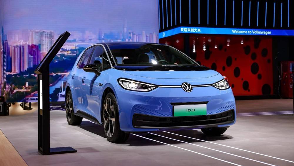 一年損失20萬(wàn),買到爛尾車的人,撕開(kāi)電動(dòng)車的遮羞布