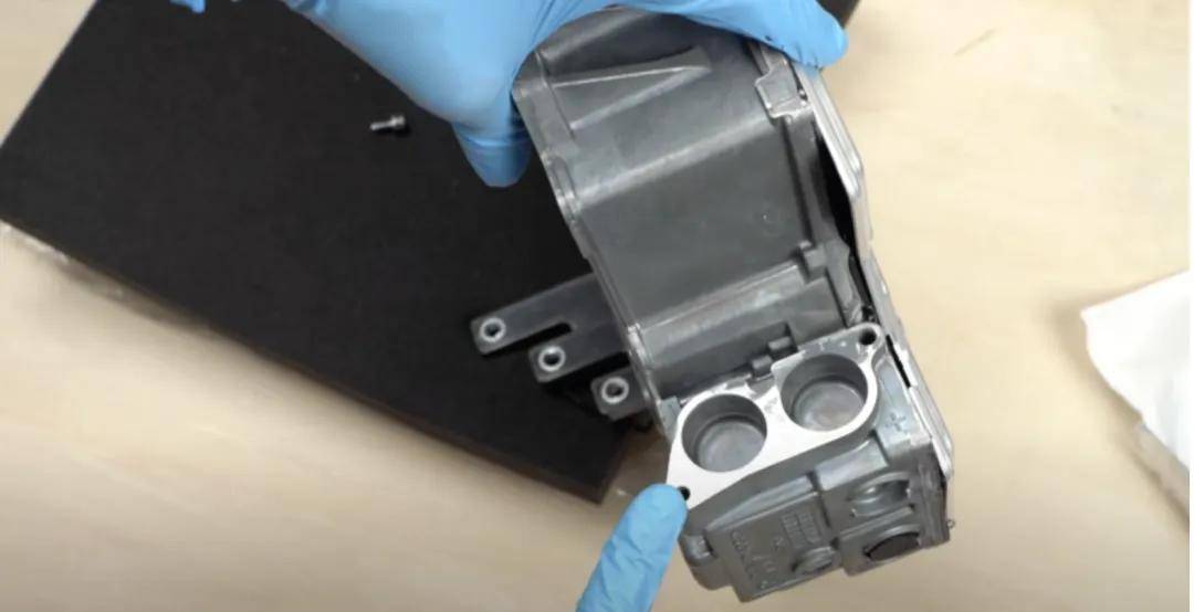 拆解奧迪e-tron逆變器:一個德國車居然用上了日本的模塊