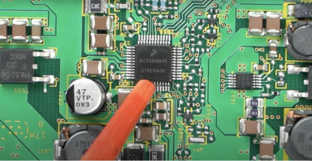 拆解奧迪e-tron逆變器:一個德國車居然用上了日本的模塊