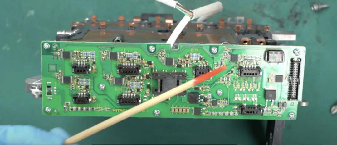 拆解奧迪e-tron逆變器:一個德國車居然用上了日本的模塊