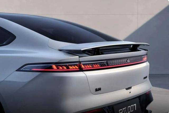 軸距近3米的轎跑車,續航1300km,僅售13萬多,還要啥比亞迪漢?