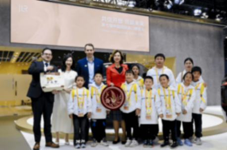 捷豹路虎2024年終考:“電動(dòng)化+可持續(xù)”雙輪驅(qū)動(dòng),品牌重塑入佳境