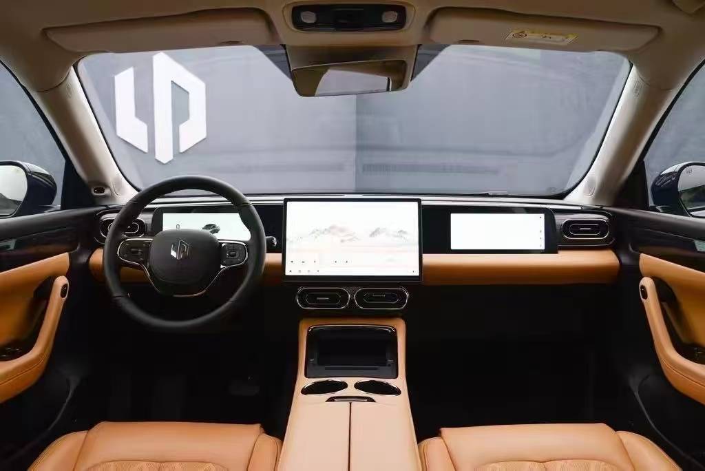 新能源SUV銷(xiāo)冠對(duì)決,零跑C11和宋PLUS DM-i,增程和插混怎么選?