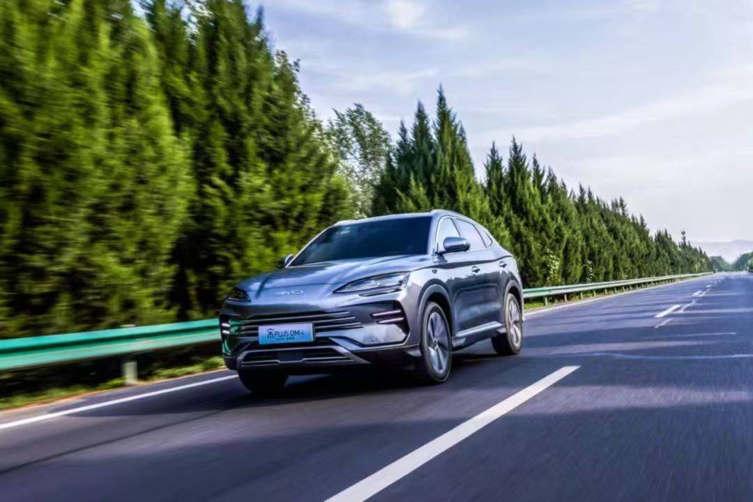 新能源SUV銷(xiāo)冠對(duì)決,零跑C11和宋PLUS DM-i,增程和插混怎么選?