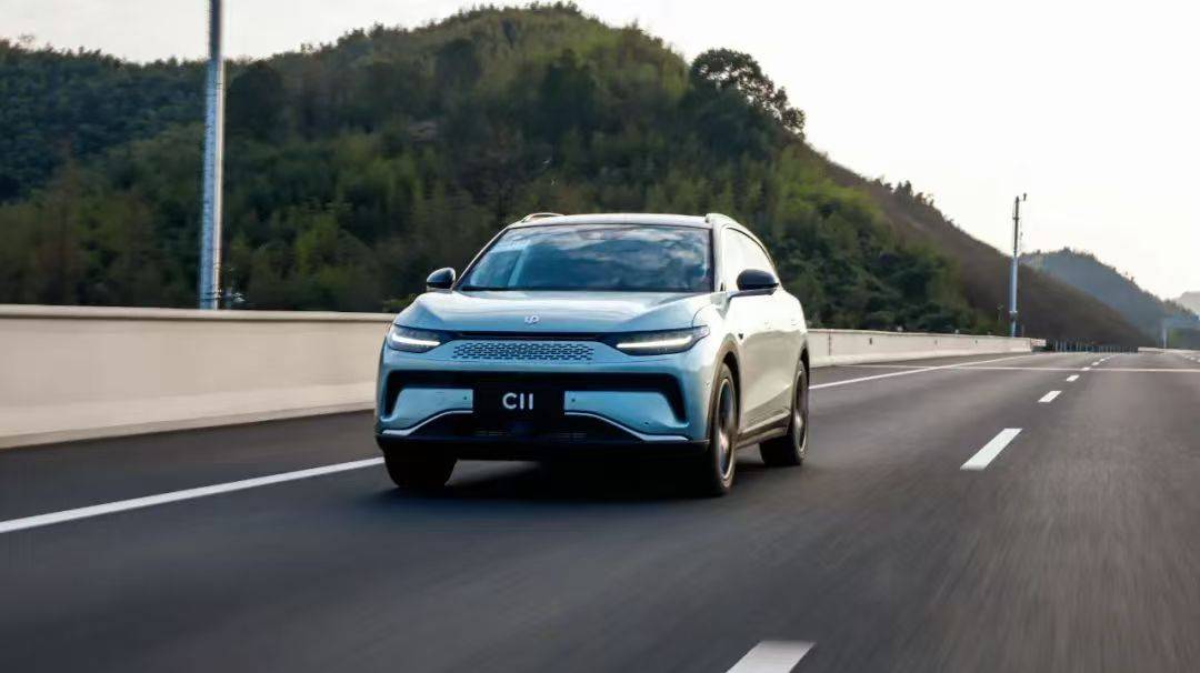 新能源SUV銷(xiāo)冠對(duì)決,零跑C11和宋PLUS DM-i,增程和插混怎么選?