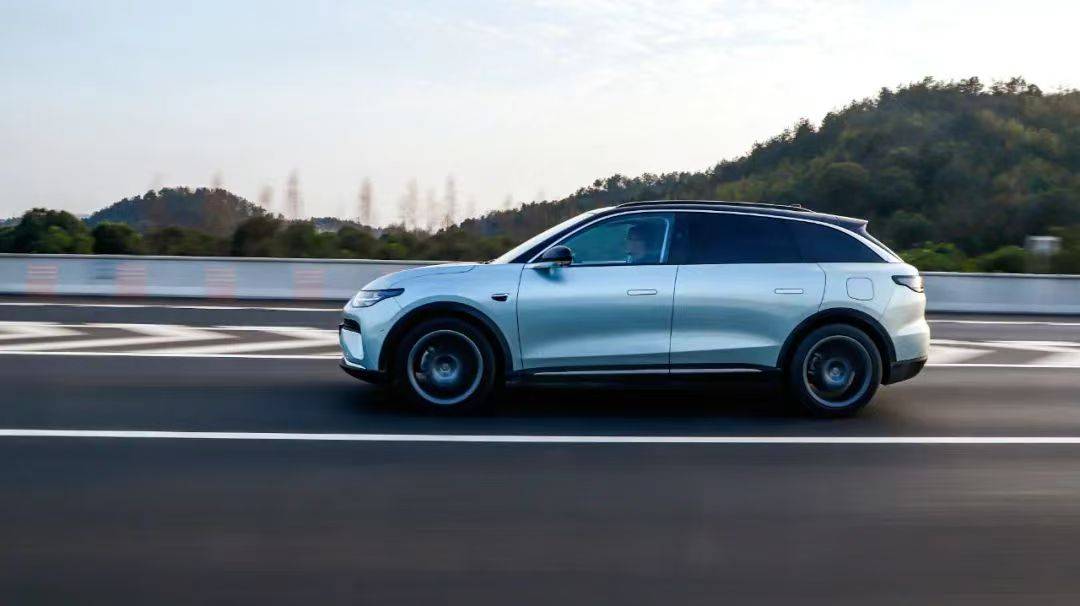 新能源SUV銷(xiāo)冠對(duì)決,零跑C11和宋PLUS DM-i,增程和插混怎么選?