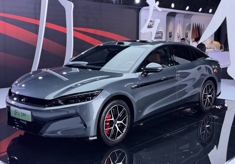 布加迪的加速,帕薩特的輪胎!比亞迪漢L設計師咋想的?